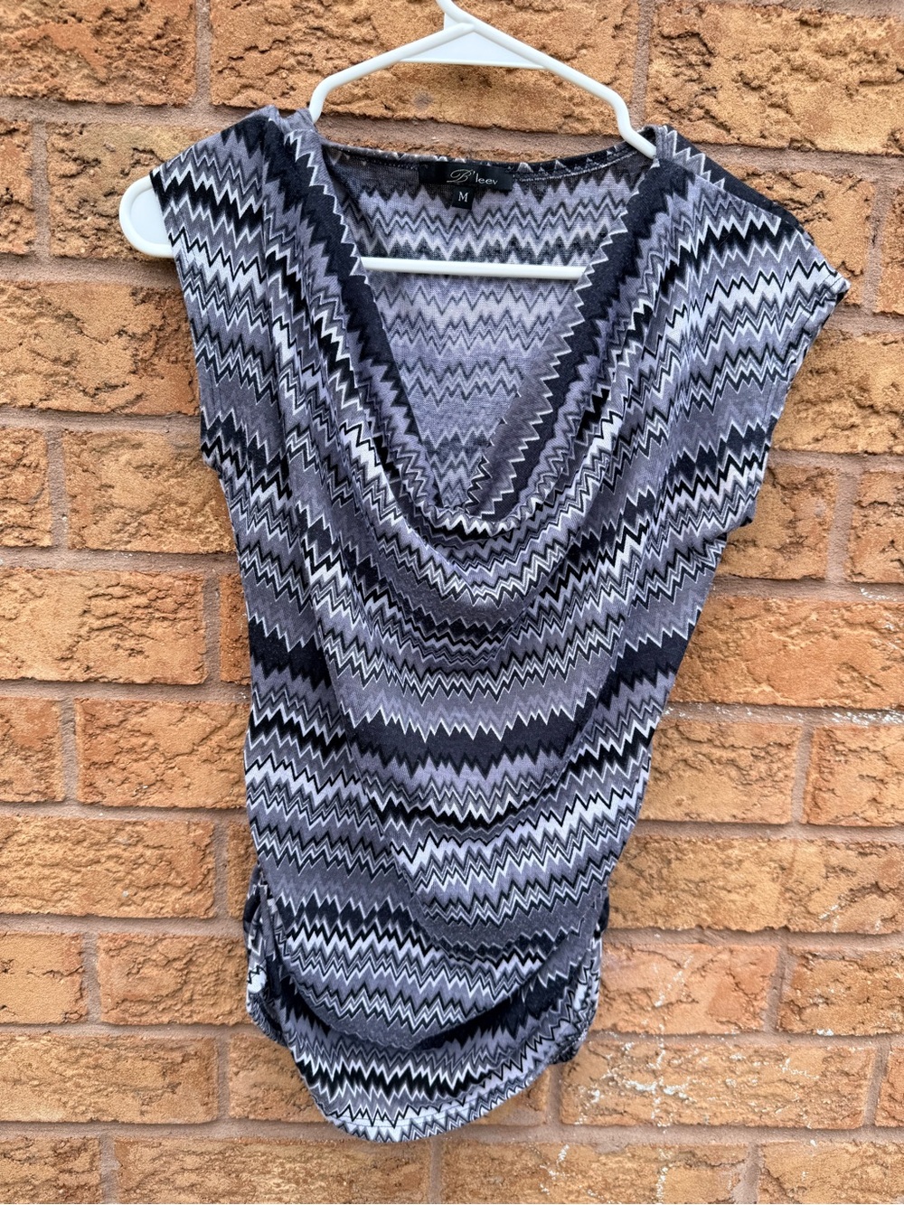 10/$25 • B’Leev Black & Gray Zigzag Cowl Neck Top